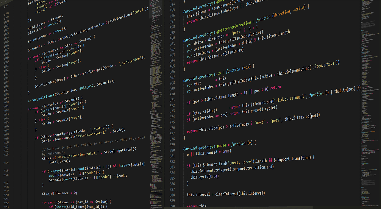 ディスプレイに映るプログラミング言語